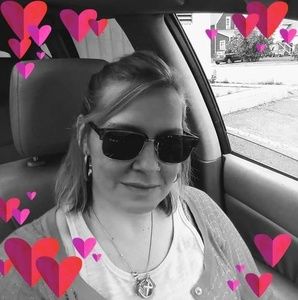 Meet your Posher, Serina